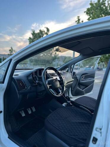 Kia Rio-9