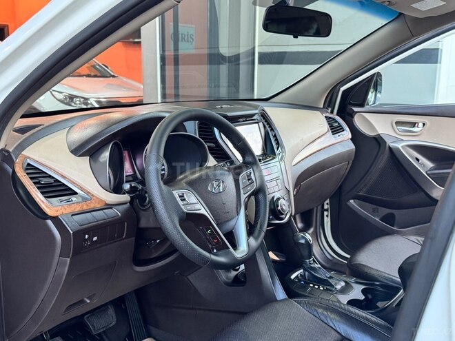 Hyundai Santa Fe-25