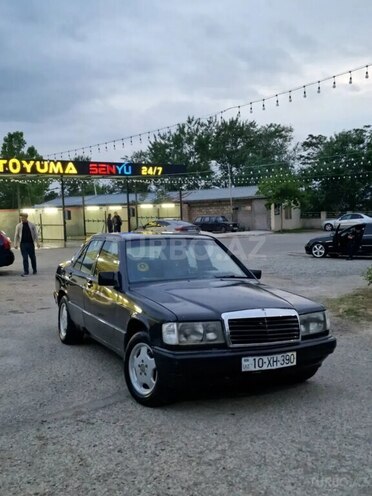 Mercedes 190-1