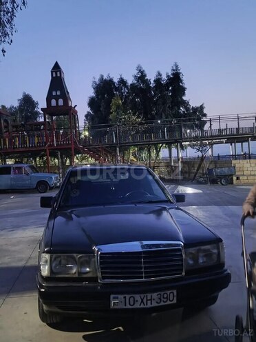 Mercedes 190-4