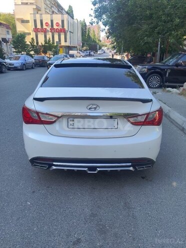 Hyundai Sonata-4