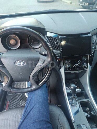 Hyundai Sonata-5