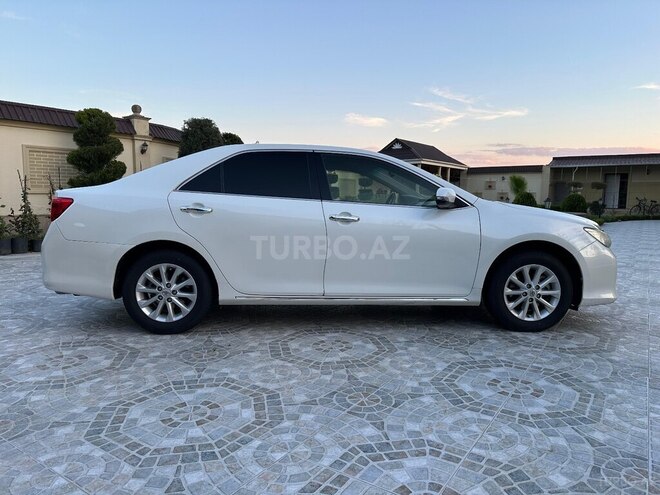 Toyota Camry-3