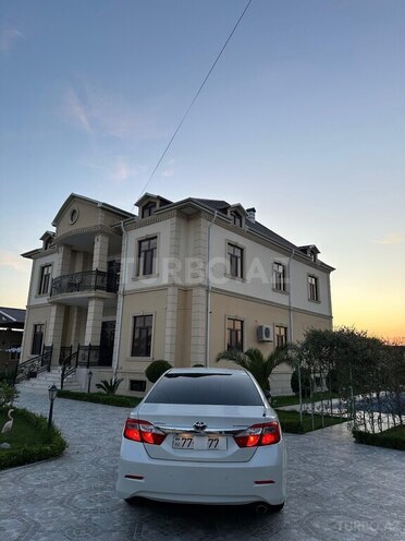 Toyota Camry-9