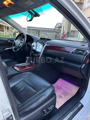 Toyota Camry-14