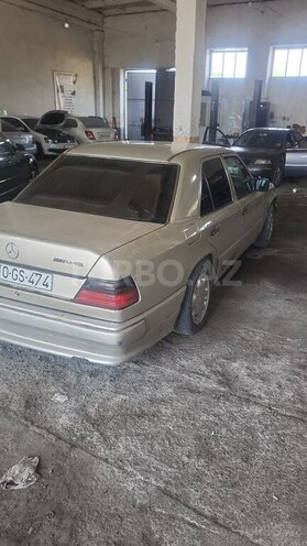 Mercedes 220 E-3