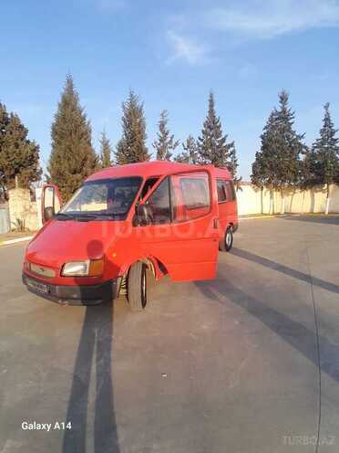 Ford Transit-3