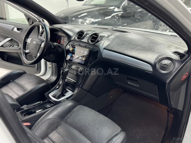 Ford Mondeo-19