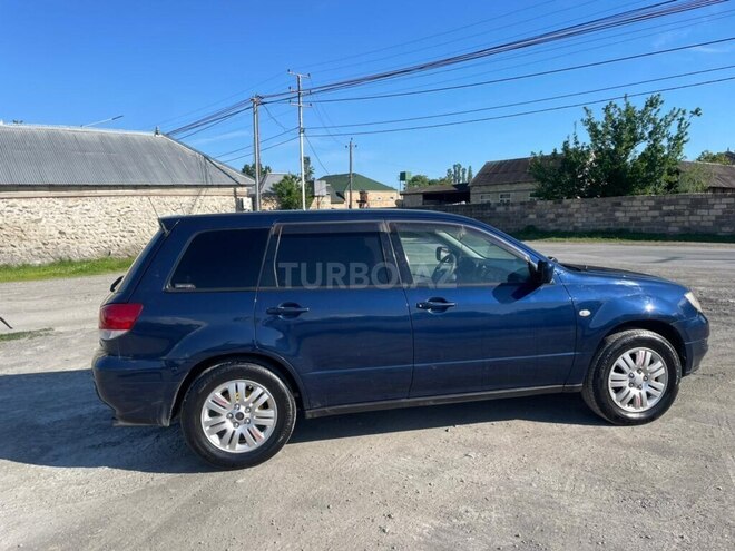 Mitsubishi Airtrek-9