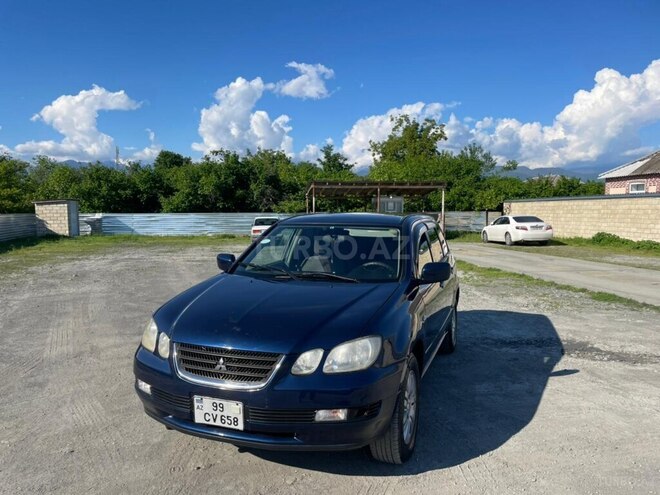 Mitsubishi Airtrek-1