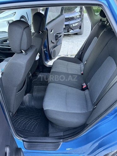 Kia Ceed-11