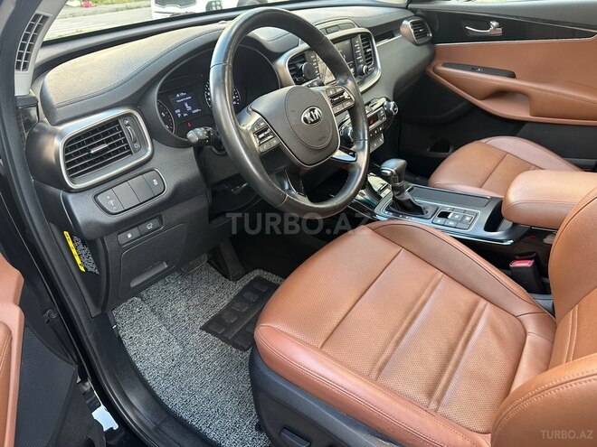 Kia Sorento-13