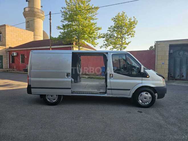Ford Transit-4