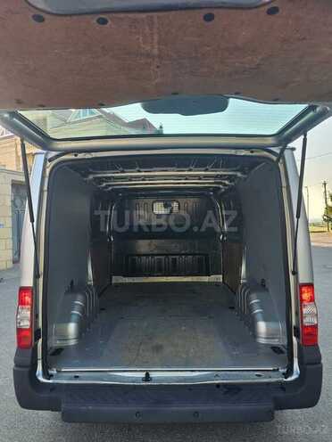 Ford Transit-12