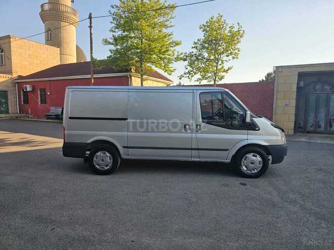 Ford Transit-6