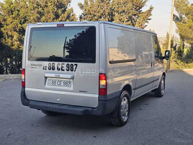 Ford Transit-9