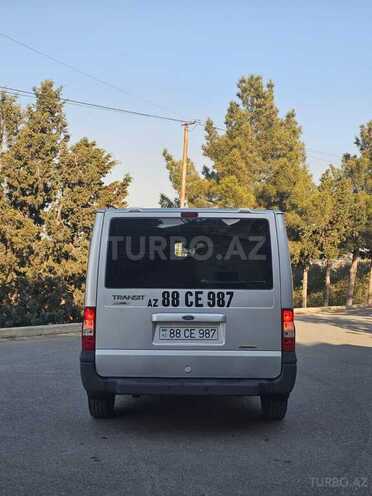 Ford Transit-10