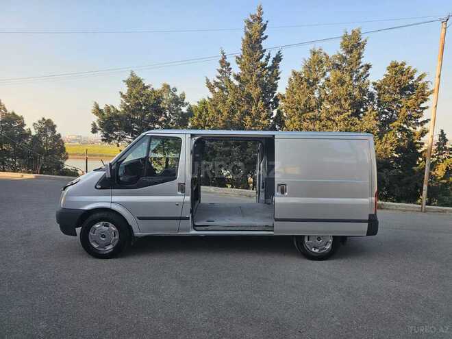 Ford Transit-5