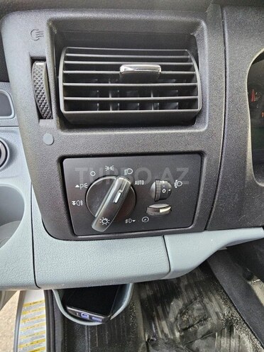 Ford Transit-18