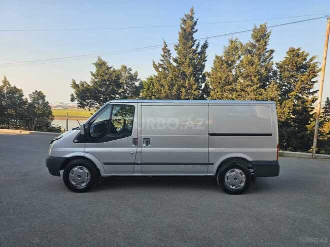 Ford Transit-7