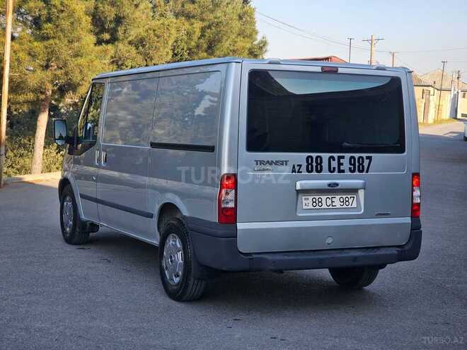 Ford Transit-8