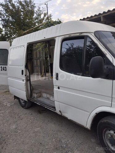 Ford Transit-5