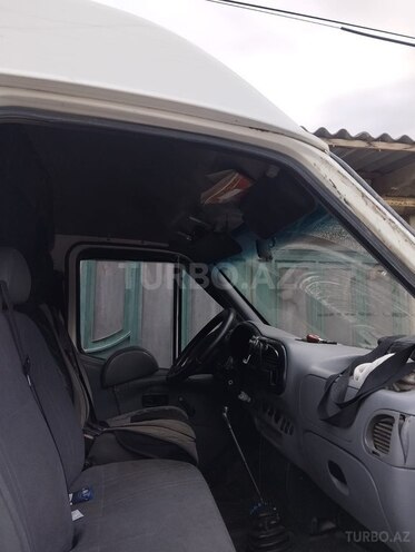 Ford Transit-9