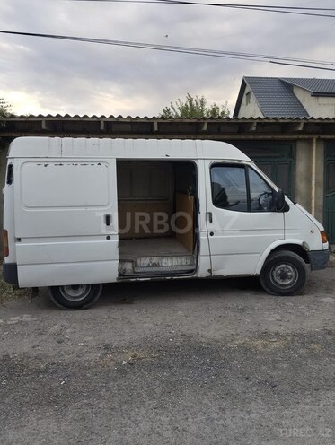 Ford Transit-11