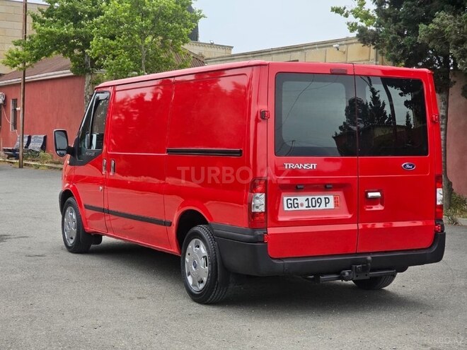 Ford Transit-6