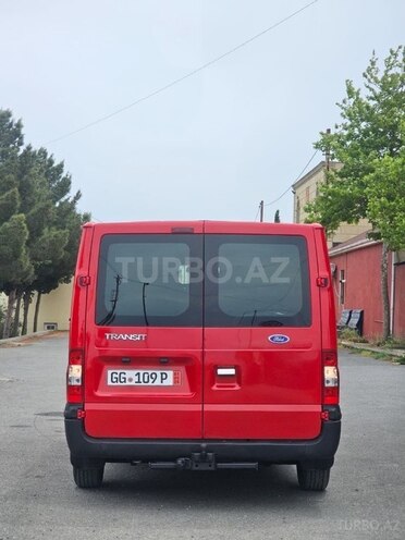 Ford Transit-8