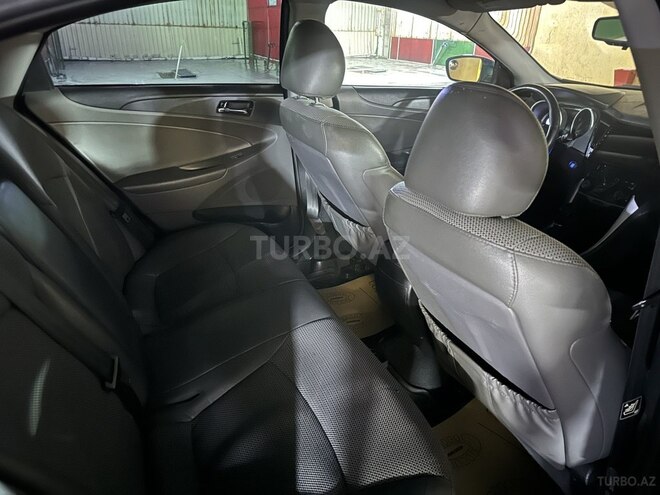 Hyundai Sonata-9