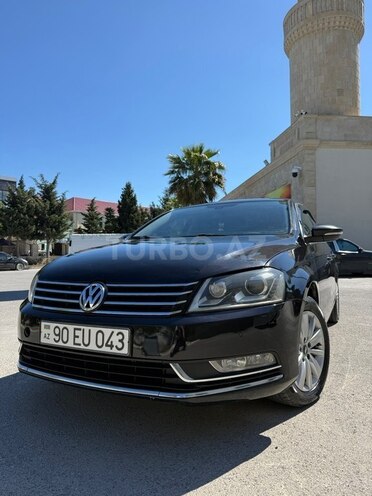 Volkswagen Passat-1