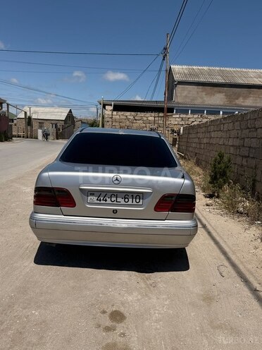 Mercedes E 220-6