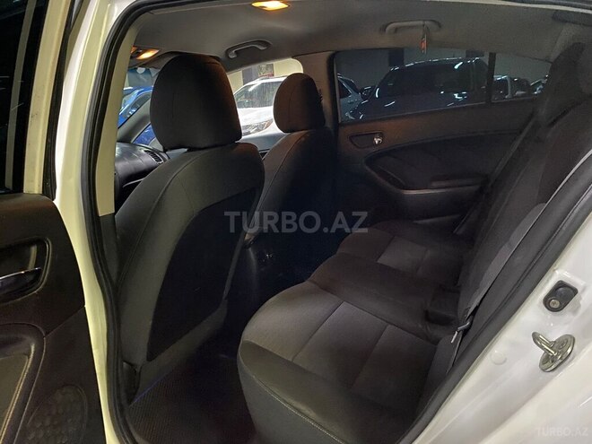 Kia Cerato-10