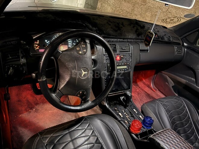 Mercedes E 220-8