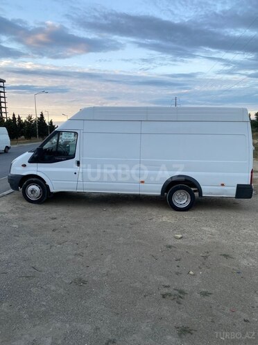 Ford Transit-3