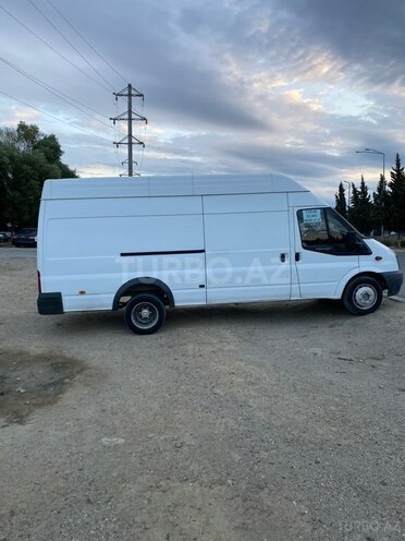 Ford Transit-4
