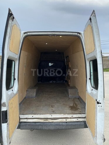 Ford Transit-5