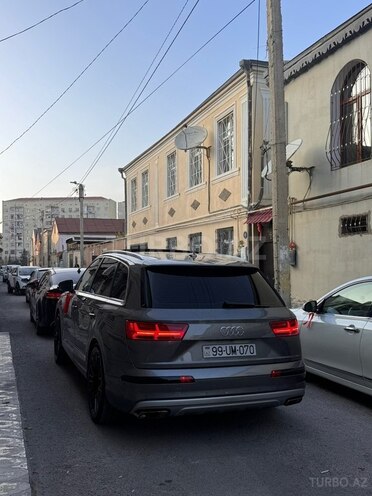 Audi Q7-2