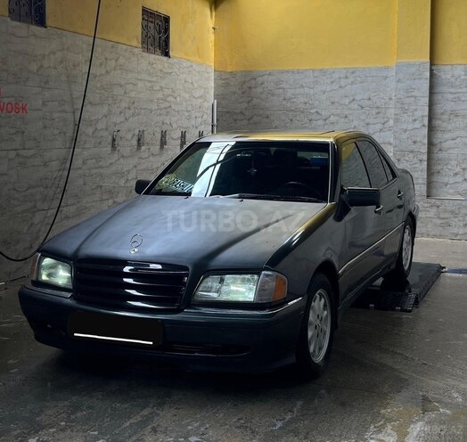 Mercedes C 250-1