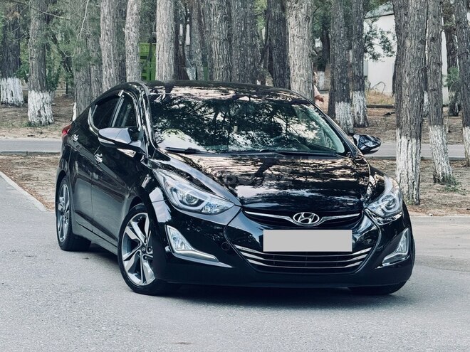 Hyundai Elantra-4