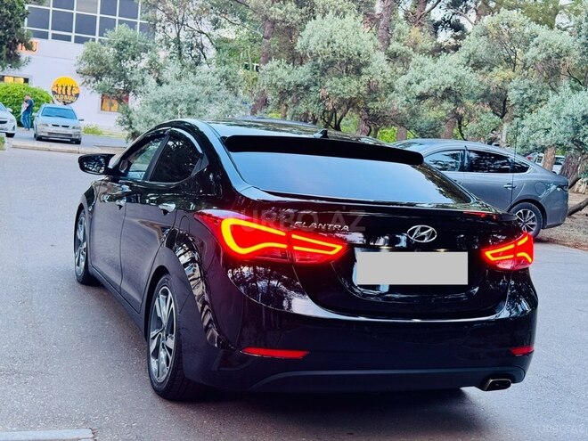 Hyundai Elantra-5