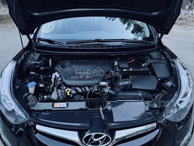 Hyundai Elantra-15