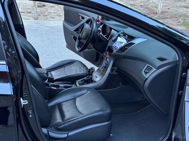 Hyundai Elantra-20