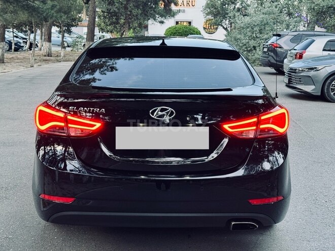 Hyundai Elantra-6