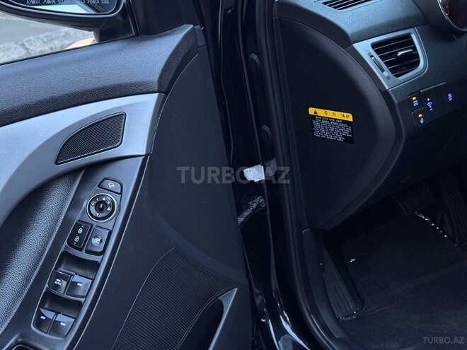 Hyundai Elantra-18