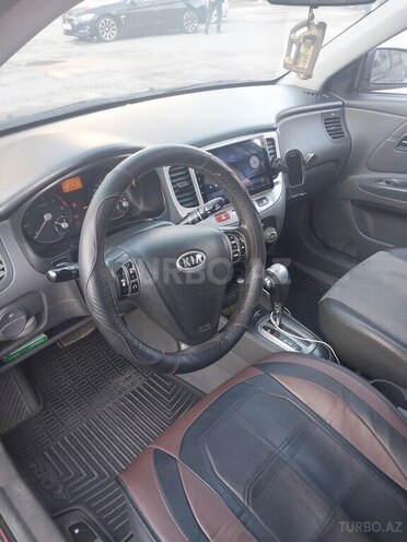 Kia Rio-5