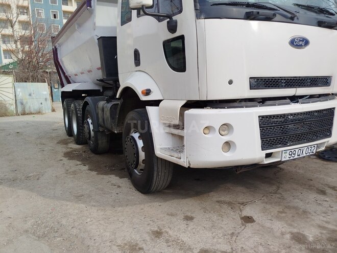 Ford Cargo-10
