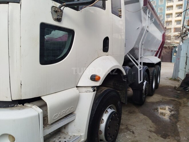 Ford Cargo-9