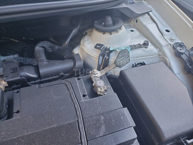 Hyundai Accent-9